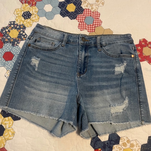 Judy blue denim shorts - Picture 1 of 2